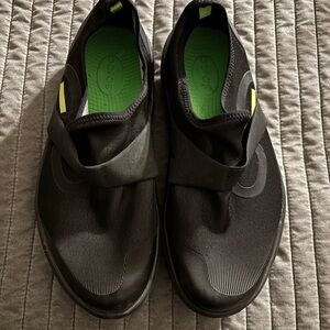 OOFOS Black and Green Men's Sneakers